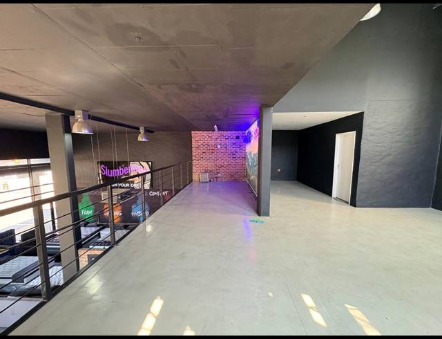320M² RETAIL TO LET IN FOURWAYS